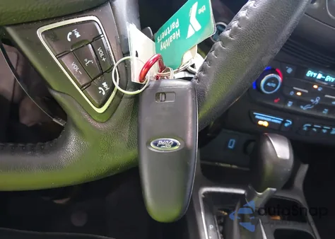 2017 Ford Escape Titanium из США, поврежденный, VIN 1FMCU9J93HUE30852